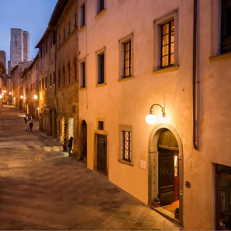 L'Antico Pozzo Boutique Historic Hotel in San Gimignano-2